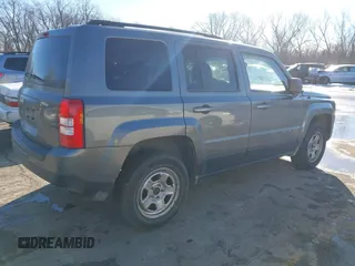 2012 Jeep Patriot Sport with VIN 1C4NJRBB9CD563258, listed as a IAAI auction lot 41249868 with 173,844 mi miles. Bid and sale history available at carsss.com. Image 4.