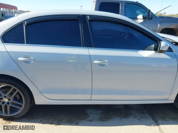 2017 Volkswagen Jetta 1.4T S with VIN 3VW167AJ0HM405252, listed as a IAAI auction lot 41200004 with 82,015 mi miles. Bid and sale history available at carsss.com. Image 14.