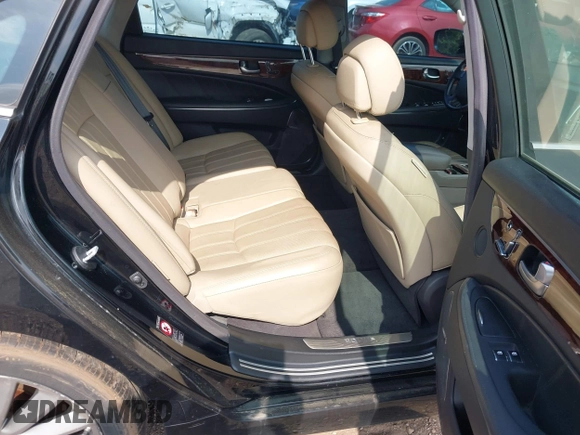 2012 Hyundai Equus Signature z VIN KMHGH4JHXCU048021, wystawiony jako IAAI lot #42423427 z przebiegiem 76 784 mil mil oraz . Historia ofert i sprzedaży dostępna na DreamBid. Obrazek 8.