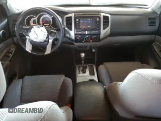 2015 Toyota Tacoma PreRunner z VIN 3TMJU4GNXFM175959, wystawiony jako Copart lot #57895825 z przebiegiem 157 955 mil mil oraz Szkoda całkowita • Salvage title. Historia ofert i sprzedaży dostępna na DreamBid. Obrazek 8.