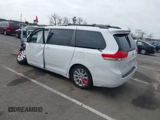 2011 Toyota Sienna LE with VIN 5TDJK3DC7BS029435, listed as a IAAI auction lot 41801955 with 1 mi miles. Bid and sale history available at carsss.com. Image 3.