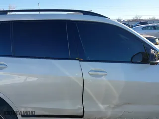 2019 BMW X7 xDrive50i with VIN 5UXCX4C58KLS35656, listed as a IAAI auction lot 41690202 with 91,135 mi miles. Bid and sale history available at carsss.com. Image 14.