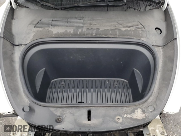 2020 Tesla Model Y Long Range with VIN 5YJYGDEE5LF053938, listed as a Copart auction lot 43381985 with 69,291 mi miles and Salvage Title. Bid and sale history available at DreamBid. Image 12.