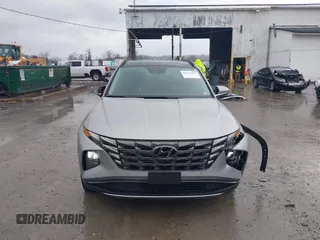 2024 Hyundai Tucson Limited with VIN KM8JECD15RU218592, listed as a IAAI auction lot 41975390 with 4,597 mi miles and . Bid and sale history available at carsss.com. Image 12.