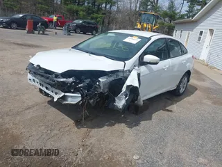 2014 Ford Focus SE with VIN 1FADP3F21EL347114, listed as a IAAI auction lot 41984235 with 110,559 mi miles and . Bid and sale history available at carsss.com. Image 2.