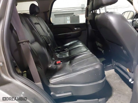 2008 Chevrolet Tahoe Hybrid with VIN 1GNFK13548R240524, listed as a IAAI auction lot 41749171 with 178,115 mi miles. Bid and sale history available at carsss.com. Image 8.
