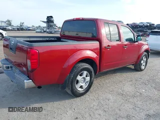 2007 Nissan Frontier SE z VIN 1N6AD07UX7C418640, wystawiony jako IAAI lot #42074654 z przebiegiem 302 031 mil mil oraz . Historia ofert i sprzedaży dostępna na DreamBid. Obrazek 4.