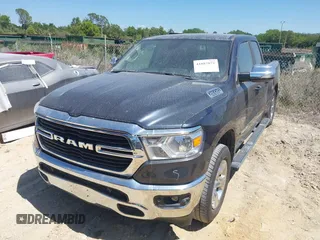 2021 Ram 1500 Lone Star z VIN 1C6RREBT0MN630263, wystawiony jako IAAI lot #41887871 z przebiegiem 52 386 mil mil oraz . Historia ofert i sprzedaży dostępna na DreamBid. Obrazek 2.