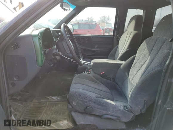 2001 GMC Sonoma SLS w/1SG Pkg with VIN 1GTCS19WX18167408, listed as a Copart auction lot 41805325 with 245,896 mi miles and Salvage Title. Bid and sale history available at carsss.com. Image 7.