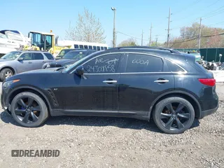 2015 Infiniti QX70 с VIN JN8CS1MWXFM481585, выставлен на аукционе IAAI как лот 42102964 с пробегом Не указан миль и . История ставок и продаж доступна на DreamBid. Изображение 13.