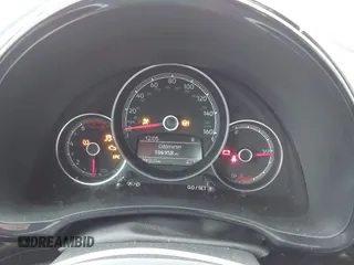 2019 Volkswagen Beetle S с VIN 3VWFD7AT1KM708397, выставлен на аукционе IAAI как лот 41919925 с пробегом 106 958 миль миль и . История ставок и продаж доступна на DreamBid. Изображение 7.