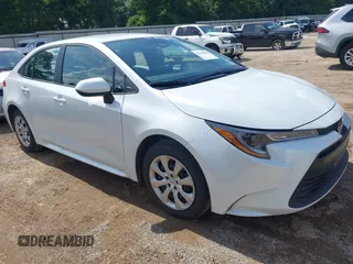 2025 Toyota Corolla LE z VIN 5YFB4MDEXSP285146, wystawiony jako IAAI lot #42505966 z przebiegiem 7 432 mil mil oraz . Historia ofert i sprzedaży dostępna na DreamBid. Obrazek 1.