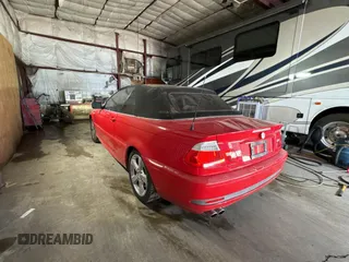 2005 BMW 3 Series 330Ci z VIN WBABW53435PL53055, wystawiony jako Copart lot #61245045 z przebiegiem 112 921 mil mil oraz Czysty tytuł • Clean title. Historia ofert i sprzedaży dostępna na DreamBid. Obrazek 3.