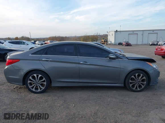 2014 Hyundai Sonata Limited with VIN 5NPEC4AB9EH897799, listed as a IAAI auction lot 40771774 with 221,000 mi miles and . Bid and sale history available at DreamBid. Image 12.