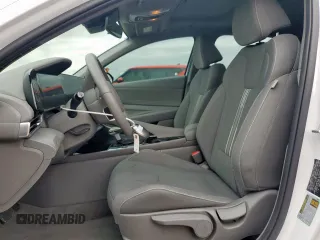 2024 Hyundai Elantra SEL z VIN KMHLS4DG1RU820451, wystawiony jako Copart lot #51041765 z przebiegiem 4 058 mil mil oraz Szkoda całkowita • Salvage title. Historia ofert i sprzedaży dostępna na DreamBid. Obrazek 7.