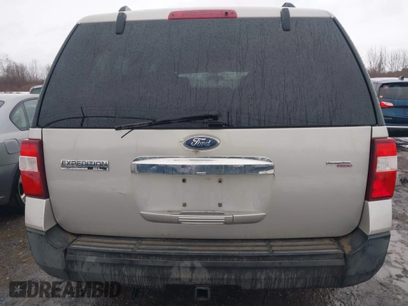 2007 Ford Expedition Max XLT z VIN 1FMFK16537LA27033, wystawiony jako IAAI lot #41695330 z przebiegiem 247 210 mil mil oraz . Historia ofert i sprzedaży dostępna na DreamBid. Obrazek 17.