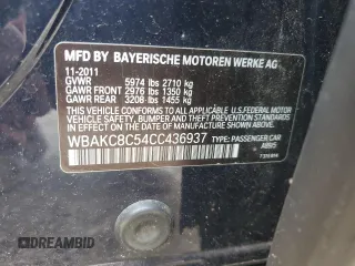 2012 BMW 7 Series 750Li xDrive z VIN WBAKC8C54CC436937, wystawiony jako Copart lot #49770985 z przebiegiem 135 609 mil mil oraz Czysty tytuł • Clean title. Historia ofert i sprzedaży dostępna na DreamBid. Obrazek 13.