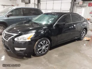 2015 Nissan Altima 2.5 with VIN 1N4AL3APXFN323224, listed as a IAAI auction lot 41703148 with 173,441 mi miles. Bid and sale history available at carsss.com. Image 2.