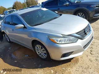 2017 Nissan Altima 2.5 SR with VIN 1N4AL3AP3HC207913, listed as a IAAI auction lot 41505152 with 109,258 mi miles. Bid and sale history available at carsss.com. Image 1.