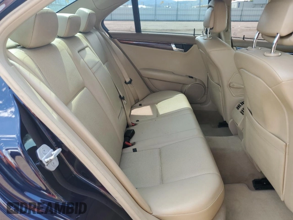 2008 Mercedes-Benz C 300 Sport z VIN WDDGF81X88F105052, wystawiony jako Copart lot #64132505 z przebiegiem 112 533 mil mil oraz Szkoda całkowita • Salvage title. Historia ofert i sprzedaży dostępna na DreamBid. Obrazek 10.