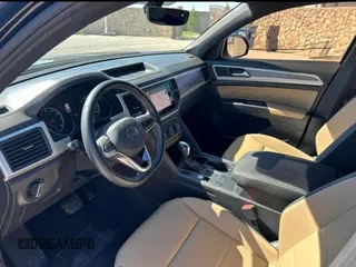 2021 Volkswagen Atlas SE with VIN 1V2WE2CA9MC200518, listed as a Copart auction lot 83644714 with 55,470 mi miles and Clean title. Bid and sale history available at DreamBid. Image 5.