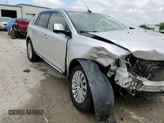 2011 Lincoln MKX z VIN 2LMDJ8JK6BBJ08962, wystawiony jako Copart lot #54329225 z przebiegiem 183 883 mil mil oraz Szkoda całkowita • Salvage title. Historia ofert i sprzedaży dostępna na DreamBid. Obrazek 14.