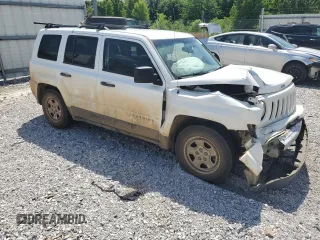 2013 Jeep Patriot Sport z VIN 1C4NJPBA5DD214479, wystawiony jako Copart lot #57442125 z przebiegiem 311 252 mil mil oraz Czysty tytuł • Clean title. Historia ofert i sprzedaży dostępna na DreamBid. Obrazek 4.