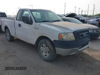 2005 Ford F-150 XL с VIN 1FTRF12W45NB65623, выставлен на аукционе IAAI как лот 42301525 с пробегом Не указан миль и . История ставок и продаж доступна на DreamBid. Изображение 1.