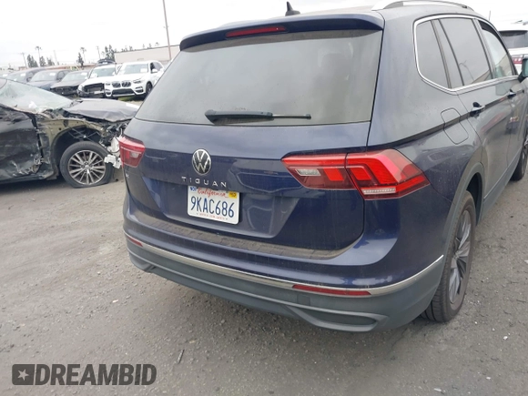 2022 Volkswagen Tiguan SE with VIN 3VV3B7AX0NM018659, listed as a IAAI auction lot 42076655 with 32,326 mi miles and . Bid and sale history available at DreamBid. Image 16.