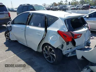 2016 Scion iM z VIN JTNKARJE4GJ517211, wystawiony jako IAAI lot #41991385 z przebiegiem 133 763 mil mil oraz . Historia ofert i sprzedaży dostępna na DreamBid. Obrazek 3.