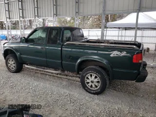 2003 GMC Sonoma SLS with VIN 1GTCT19X738286364, listed as a Copart auction lot 78663574 with 146,158 mi miles and Salvage Title. Bid and sale history available at carsss.com. Image 2.