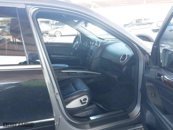 2012 Mercedes-Benz GL-Class GL 550 with VIN 4JGBF8GE4CA783163, listed as a IAAI auction lot 41756700 with 220,571 mi miles. Bid and sale history available at carsss.com. Image 5.