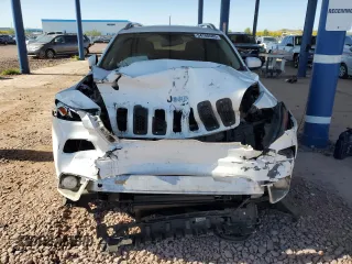 2017 Jeep Cherokee Latitude z VIN 1C4PJLCB5HW518205, wystawiony jako Copart lot #54788685 z przebiegiem 121 863 mil mil oraz Czysty tytuł • Clean title. Historia ofert i sprzedaży dostępna na DreamBid. Obrazek 5.