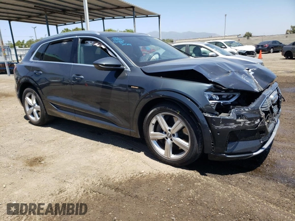 2019 Audi e-tron Prestige with VIN WA1VABGE0KB017804, listed as a Copart auction lot 57939033 with 28,153 mi miles. Bid and sale history available at carsss.com. Image 4.