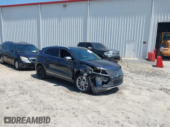 2015 Lincoln MKC z VIN 5LMCJ1A95FUJ18259, wystawiony jako IAAI lot #42294839 z przebiegiem 188 224 mil mil oraz . Historia ofert i sprzedaży dostępna na DreamBid. Obrazek 1.
