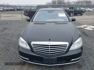 2010 Mercedes-Benz S 550 with VIN WDDNG8GB7AA329979, listed as a IAAI auction lot 41783705 with 124,126 mi miles and . Bid and sale history available at DreamBid. Image 12.