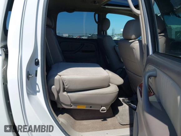 2005 Toyota Tundra Limited z VIN 5TBDT48175S490771, wystawiony jako IAAI lot #42117084 z przebiegiem 233 575 mil mil oraz . Historia ofert i sprzedaży dostępna na DreamBid. Obrazek 8.