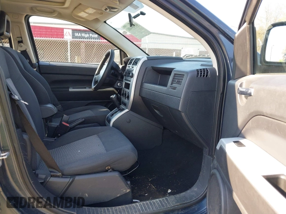 2008 Jeep Compass Sport with VIN 1J8FF47W68D758903, listed as a IAAI auction lot 41904401 with 154,016 mi miles. Bid and sale history available at carsss.com. Image 5.