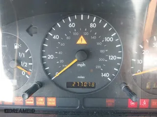 2000 Mercedes-Benz M-Class with VIN 4JGAB72E4YA166927, listed as a IAAI auction lot 42081618 with 277,078 mi miles. Bid and sale history available at carsss.com. Image 7.