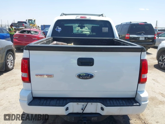 2007 Ford Explorer Sport Trac Limited с VIN 1FMEU33K57UA17903, выставлен на аукционе IAAI как лот 42492903 с пробегом Не указан миль и . История ставок и продаж доступна на DreamBid. Изображение 17.
