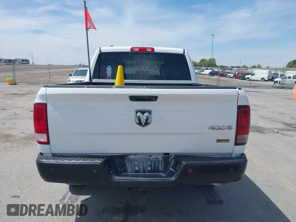 2017 Ram 1500 Express z VIN 1C6RR7KG1HS820322, wystawiony jako IAAI lot #42192578 z przebiegiem 155 574 mil mil oraz . Historia ofert i sprzedaży dostępna na DreamBid. Obrazek 16.