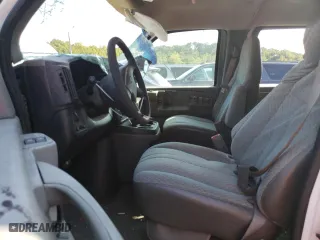 2003 Chevrolet Express Passenger with VIN 1GAHG39U731200970, listed as a Copart auction lot 70269044 with 87,890 mi miles and Salvage Title. Bid and sale history available at carsss.com. Image 7.