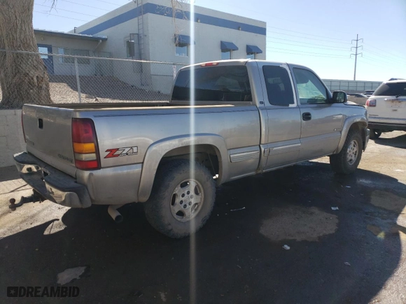 2002 Chevrolet Silverado 1500 LT with VIN 2GCEK19T321429448, listed as a Copart auction lot 46532795 with 269,259 mi miles and Salvage Title. Bid and sale history available at carsss.com. Image 3.