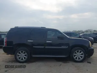 2008 GMC Yukon Denali z VIN 1GKFK63858J135414, wystawiony jako IAAI lot #42065065 z przebiegiem 170 458 mil mil oraz . Historia ofert i sprzedaży dostępna na DreamBid. Obrazek 13.