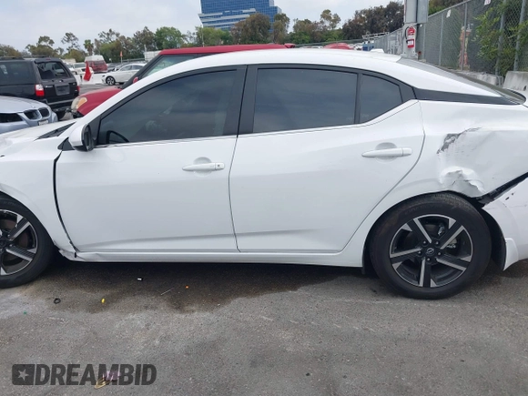 2024 Nissan Sentra SV z VIN 3N1AB8CV6RY326752, wystawiony jako IAAI lot #42368521 z przebiegiem 17 348 mil mil oraz . Historia ofert i sprzedaży dostępna na DreamBid. Obrazek 14.