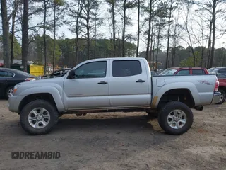 2005 Toyota Tacoma z VIN 5TELU42N55Z069789, wystawiony jako IAAI lot #41320317 z przebiegiem 198 262 mil mil oraz . Historia ofert i sprzedaży dostępna na DreamBid. Obrazek 13.