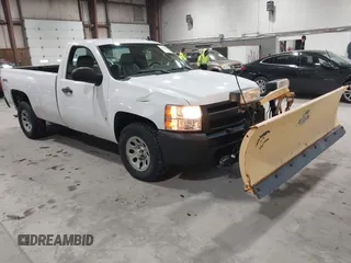 2008 Chevrolet Silverado 1500 Work Truck with VIN 1GCEK14C38Z242301, listed as a IAAI auction lot 41782709 with 42,525 mi miles. Bid and sale history available at carsss.com. Image 1.