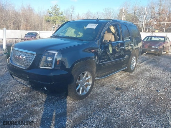 2008 GMC Yukon Denali with VIN 1GKFK63858J134120, listed as a IAAI auction lot 41126138 with 161,794 mi miles. Bid and sale history available at carsss.com. Image 2.