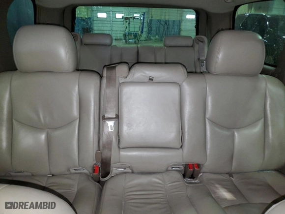 2005 Chevrolet Tahoe LT with VIN 1GNEC13T25J238739, listed as a Copart auction lot 50338815 with 115,811 mi miles and Clean Title. Bid and sale history available at carsss.com. Image 10.