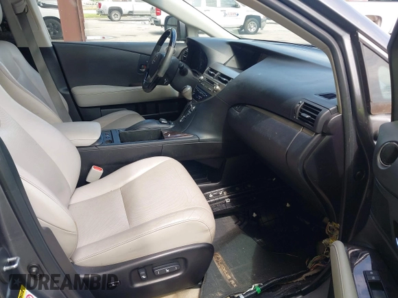 2015 Lexus RX 350 z VIN 2T2ZK1BAXFC174827, wystawiony jako IAAI lot #42746581 z przebiegiem 128 557 mil mil oraz . Historia ofert i sprzedaży dostępna na DreamBid. Obrazek 5.
